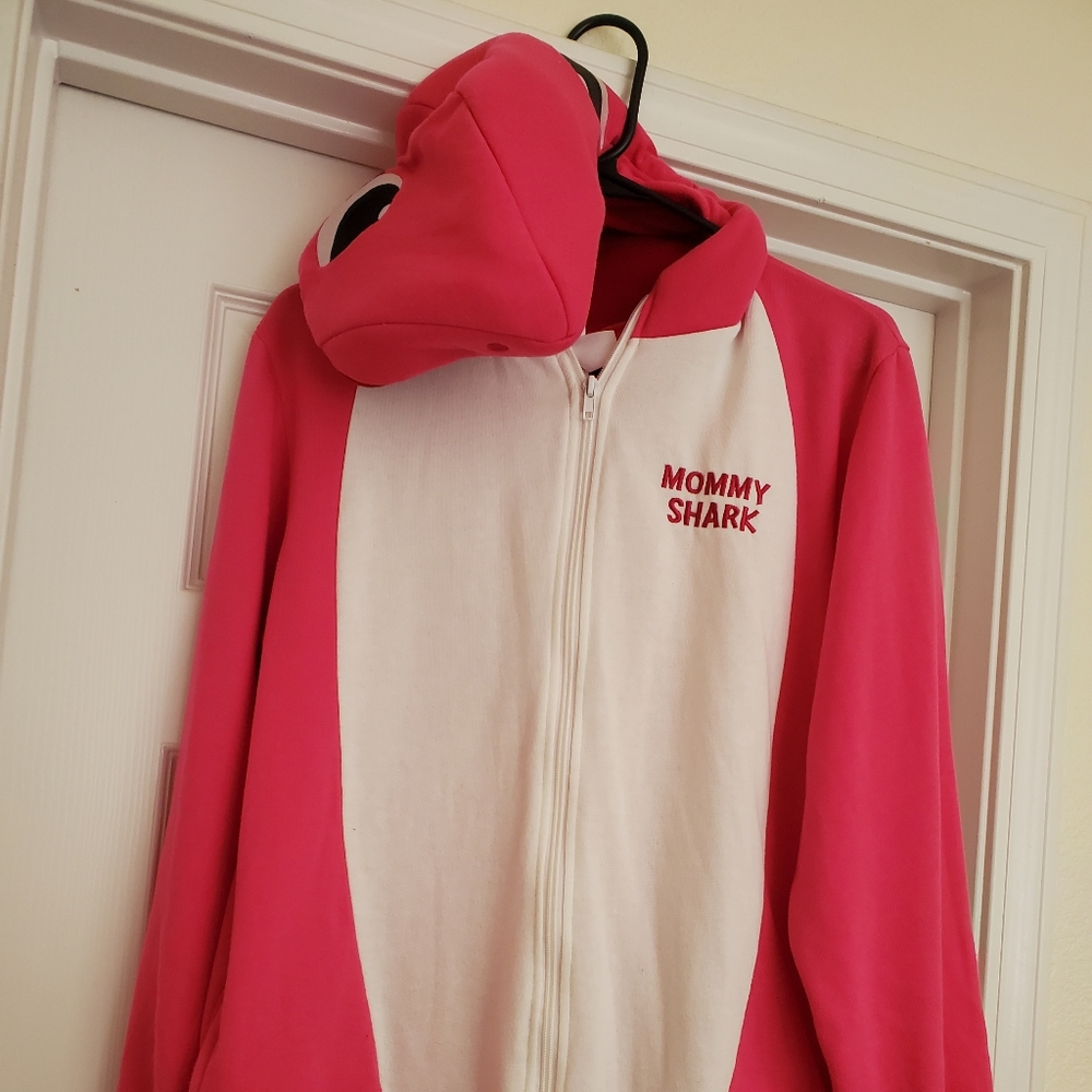 Mommy shark hoodie